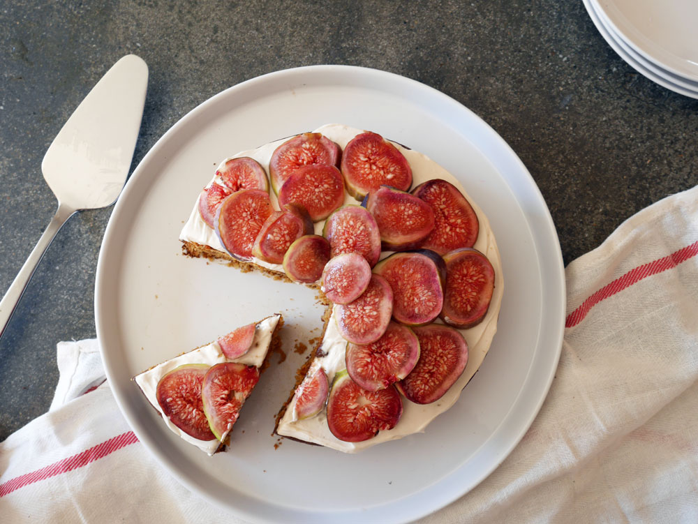 Fresh fig and lemon cake