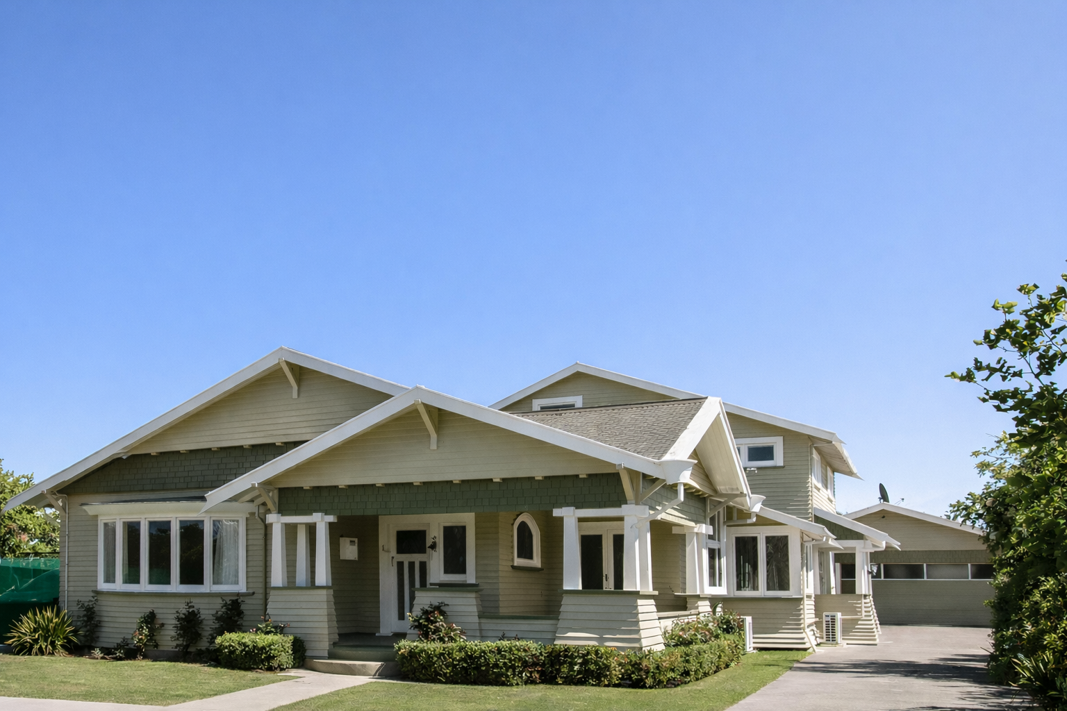 Tresco Apartments Exterior