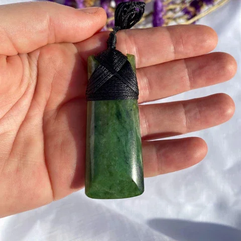 New_Zealand_Greenstone_Toki_Necklace.webp