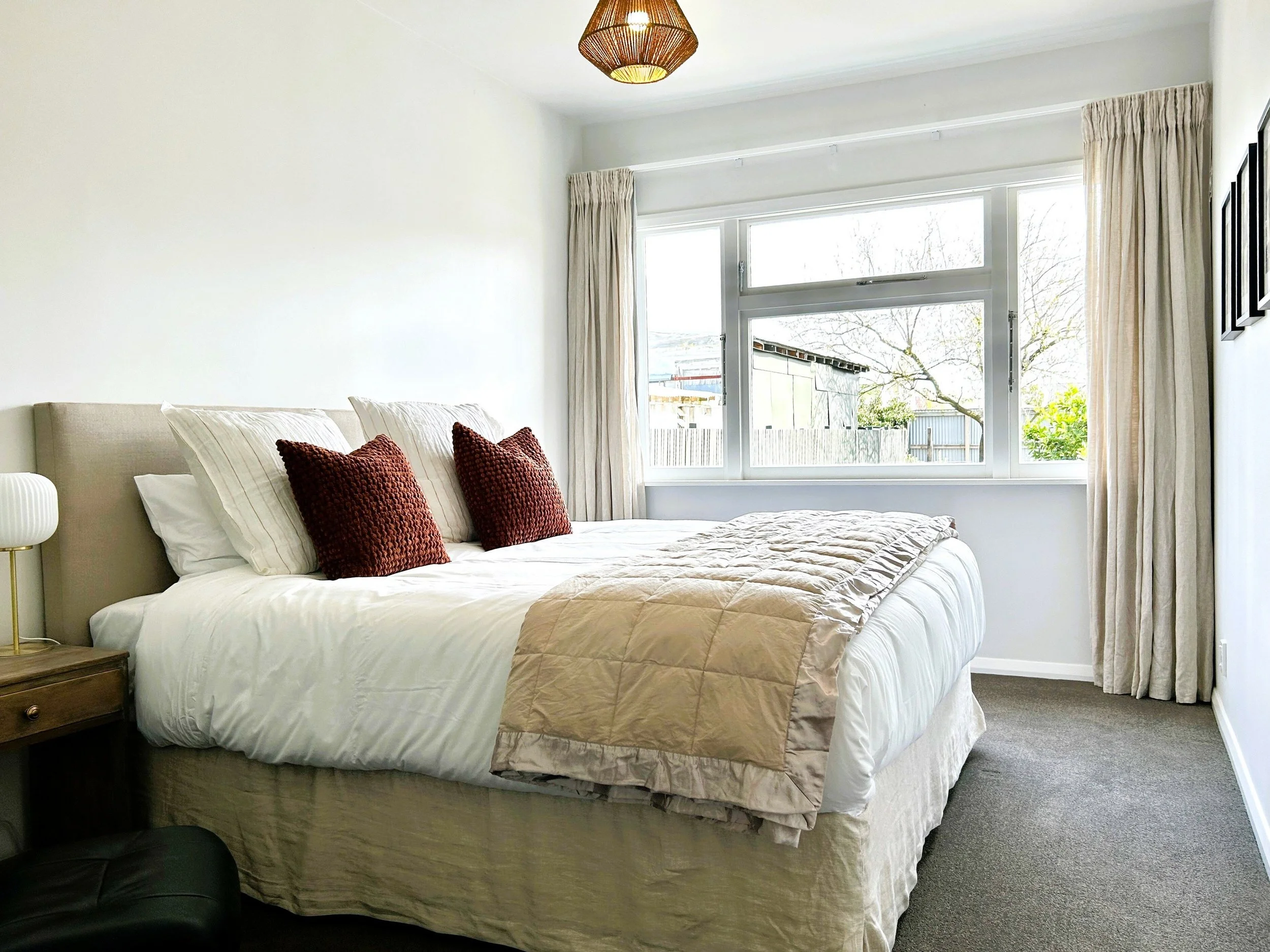 Bedroom1v3-8581375d4e31f3311bbed148673ce4a4.jpg