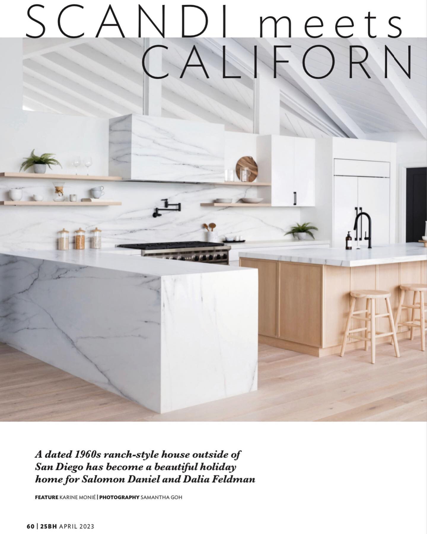 Thank you @25beautifulhomesmagazine for featuring our home in the new April issue 🫶🏼
 
🖋️ @karinemonie 
📷 @samanthagohphoto 

Originally built in the 1960s, the California ranch-style property features a strong mid-century influence that the duo 