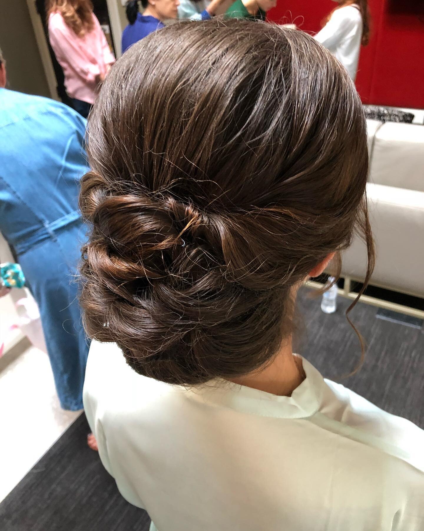 A classic style and profile will never fail! #weddinghairstyle #weddinginspiration #weddinghair #classicupdo #eventhair #hudsonvalleyweddings