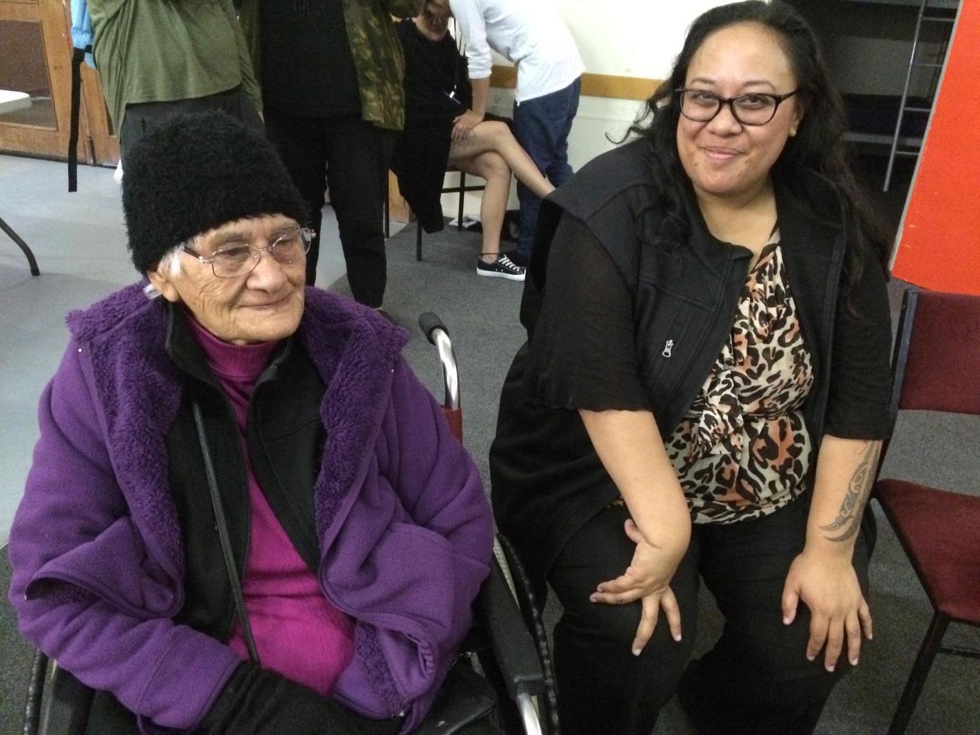 Taua Kiwa Hutchens with Ariana Mataki-Wilson at the Hinetitama Workshop