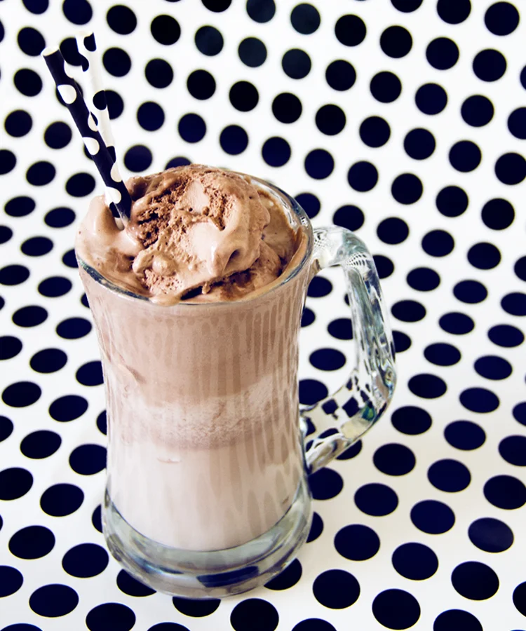 #HappyHourClub 13 / Messy Boozy Chocolate Rum Shake