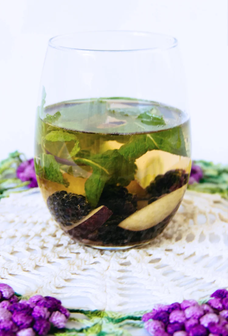 #HappyHourClub 17 / The LA RIVER (Blackberry + Sweet Plum Sangria)