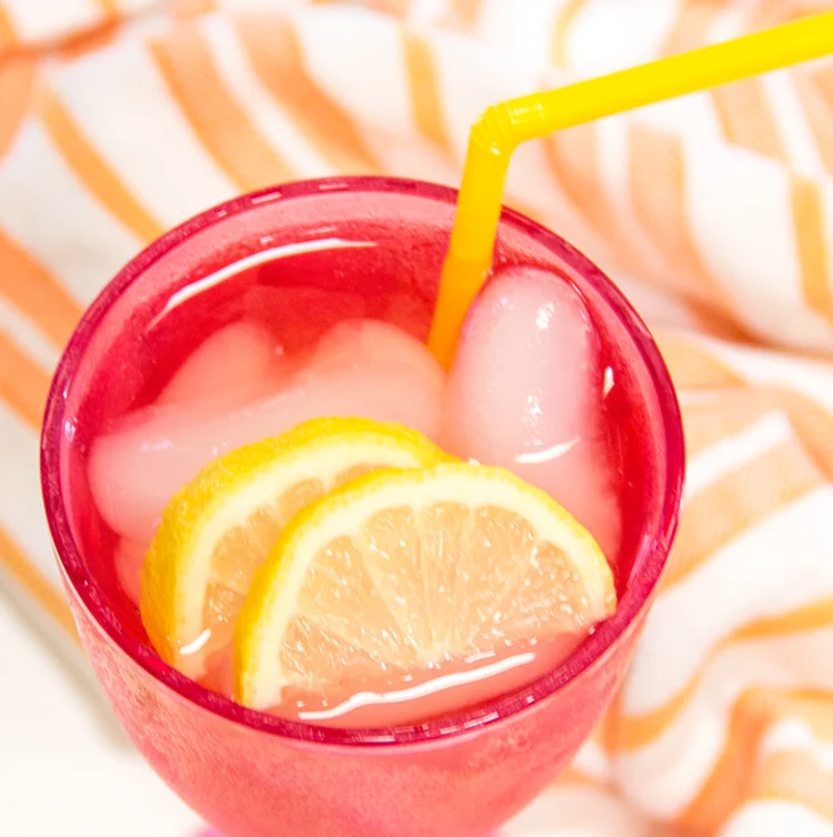 #HappyHourClub 21 / Peach Passion Moonshine Iced Tea