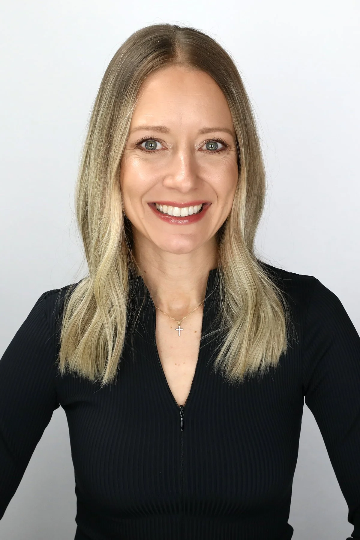 Candice Ina - Advanced Signature Stylist