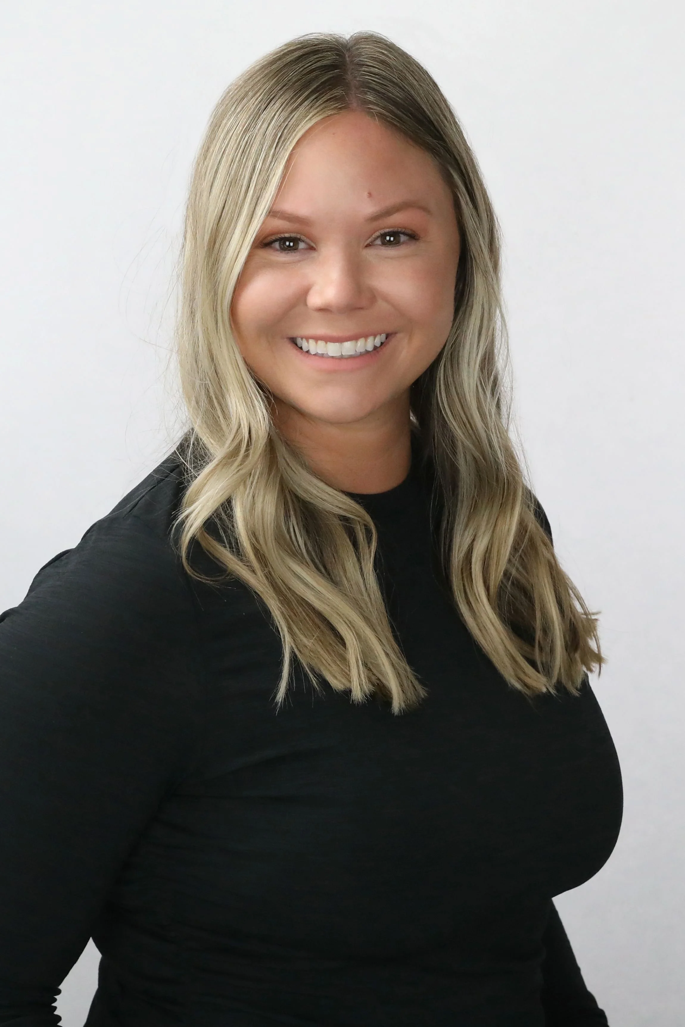 Carly Lindgren (Simon) - Esthetician