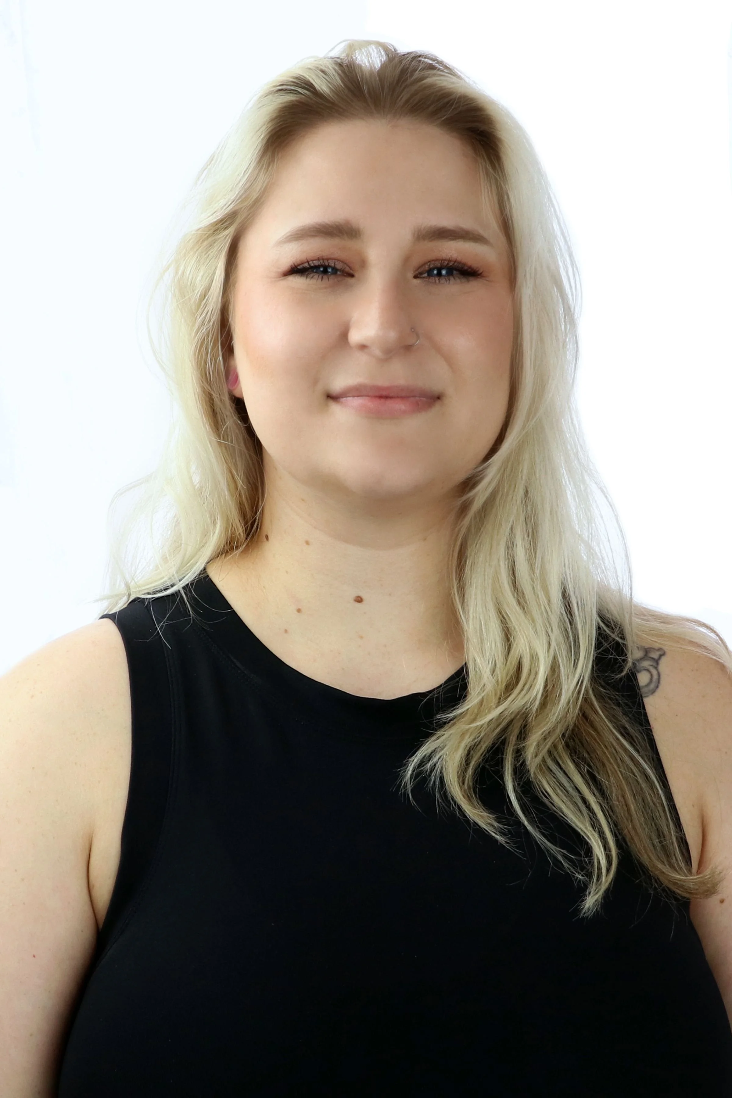 Nichole Shadow - Advanced Stylist