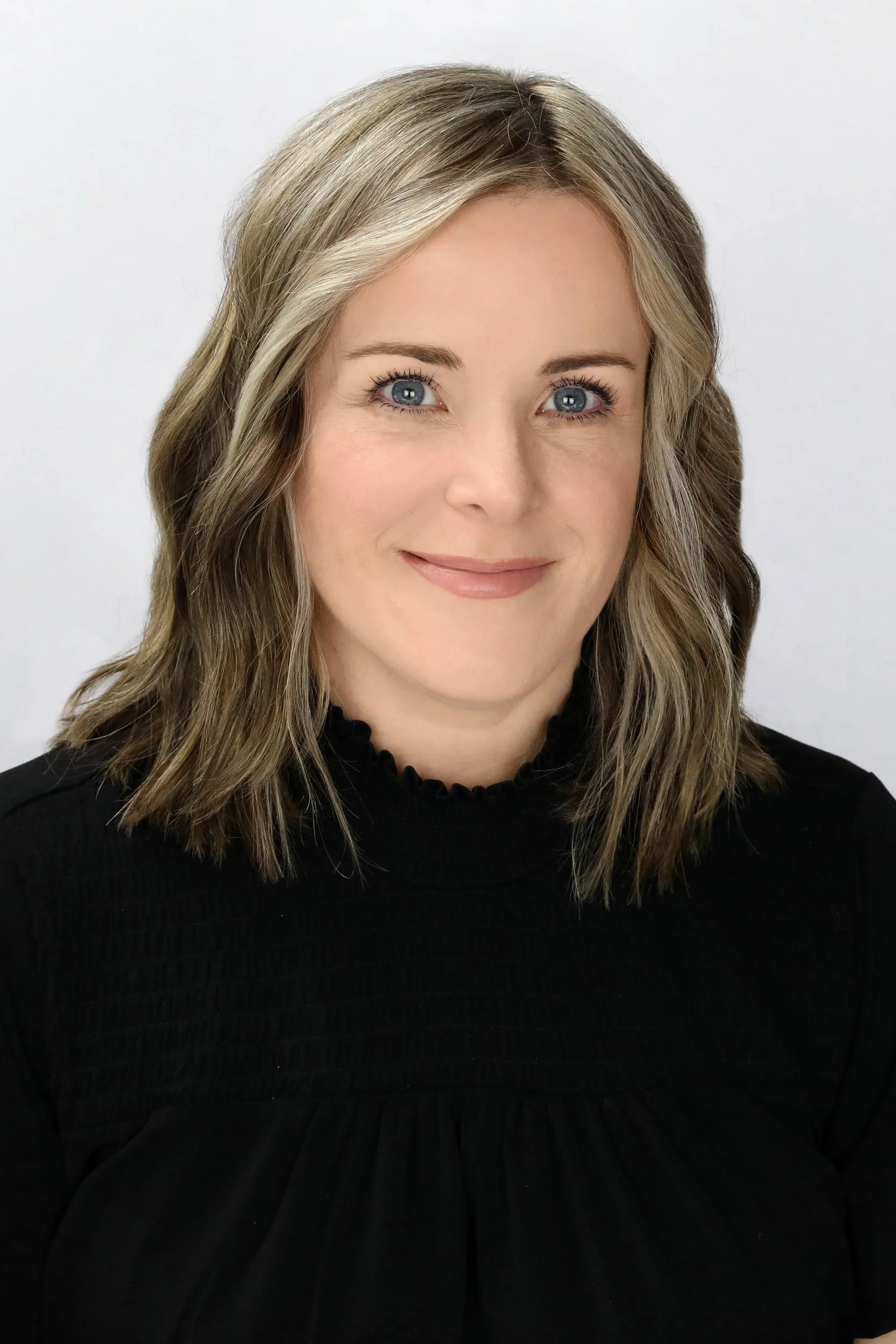 Victoria Antoon - Nail Technician and Signature-Stylist