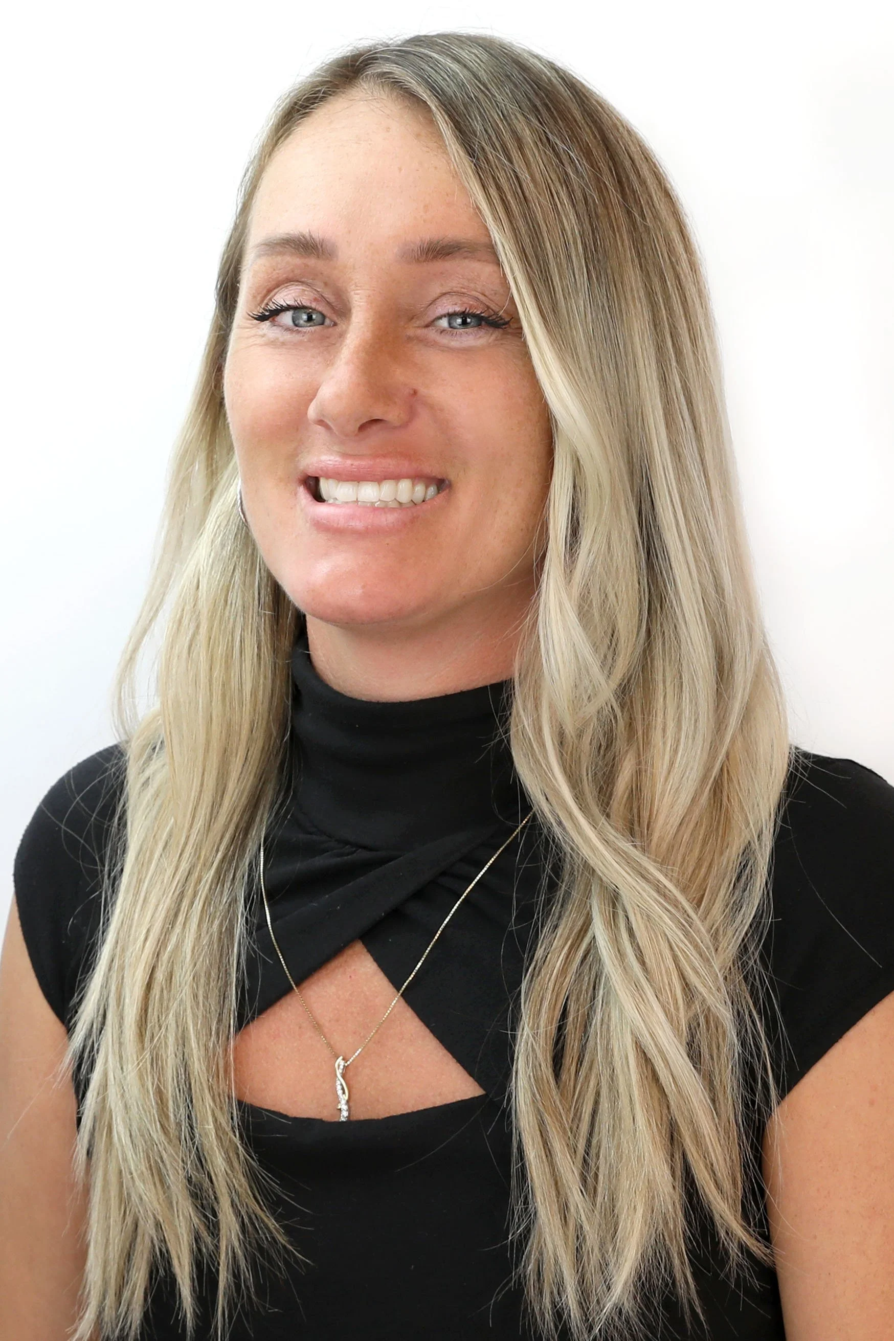Angel Rife - Signature Stylist