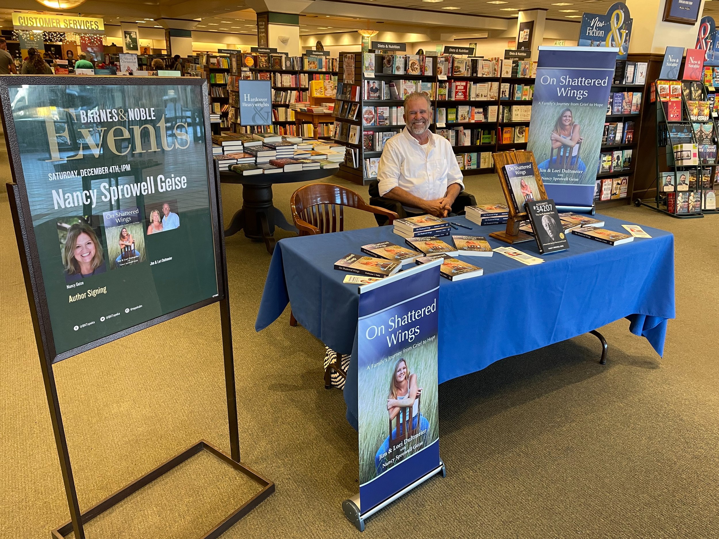 Jim Dultmeier Barnes and Noble signing.jpg