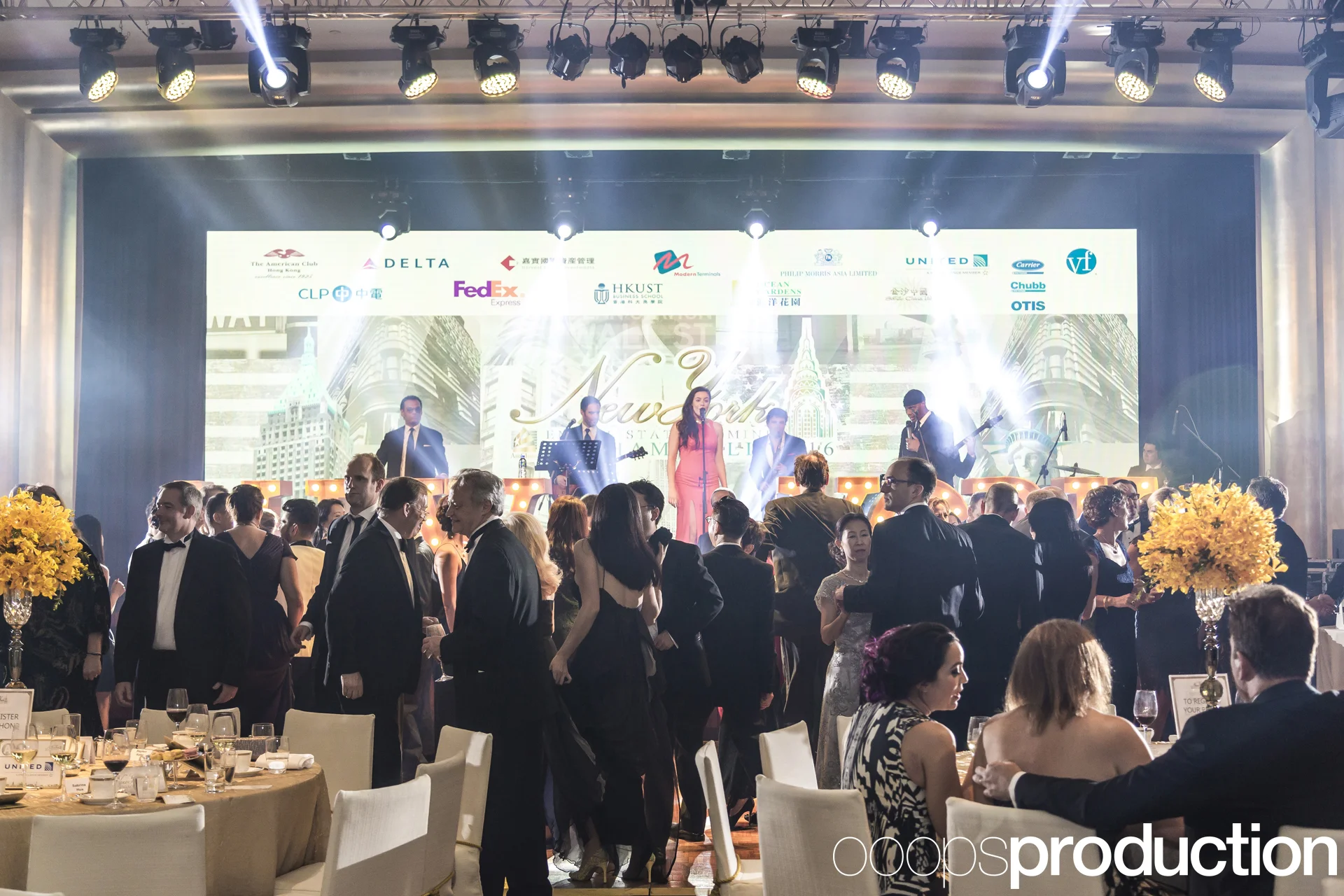 AmChamBall2016_200.jpg