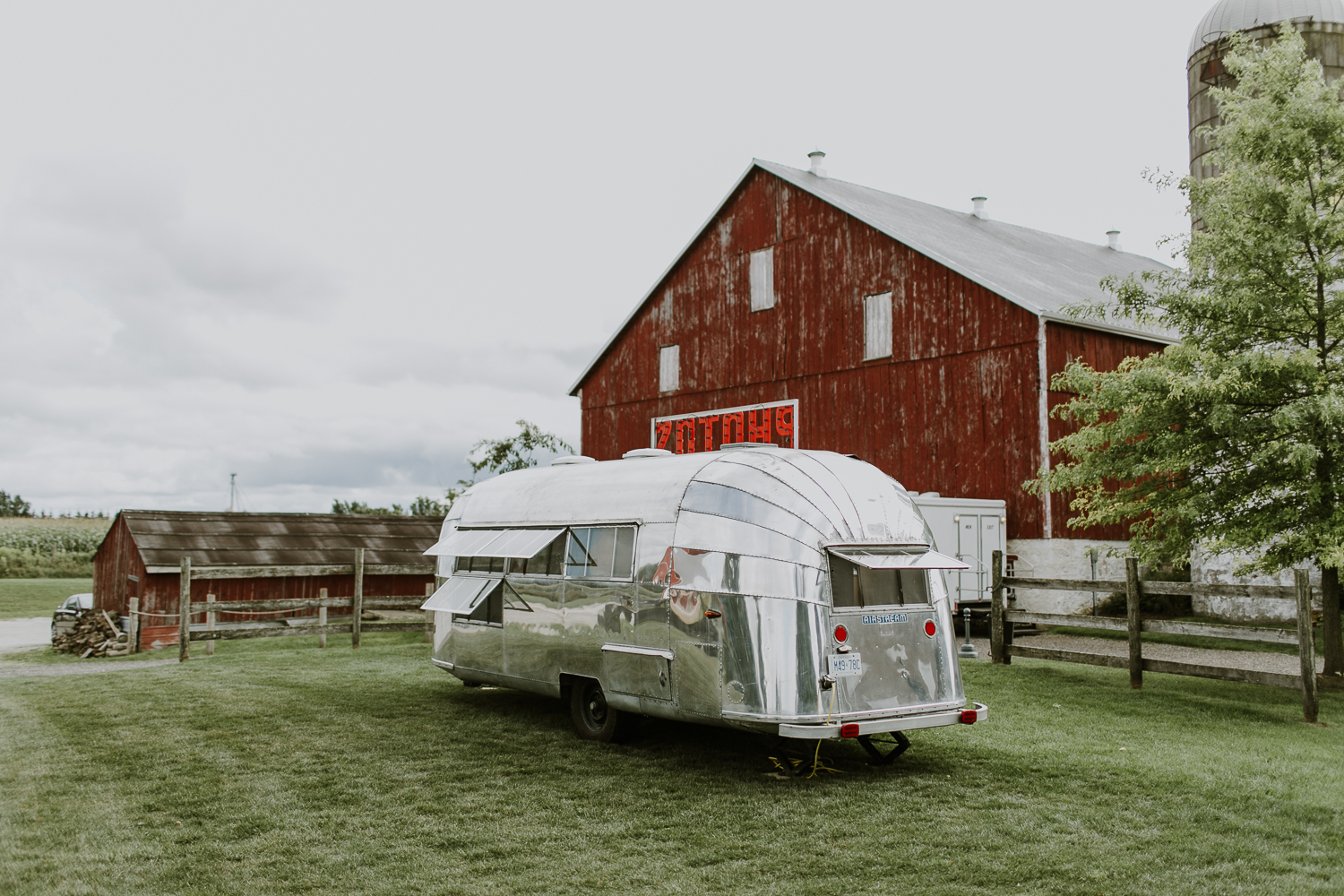 Snaptique.ca - Airstream by Newvintagemedia.ca (1 of 1).jpg