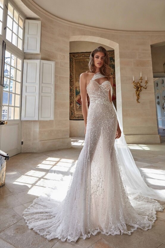 Galia-Lahav-Fancy-White-2020-Wedding-Dress-Collection-Simone-7-555x832.jpg