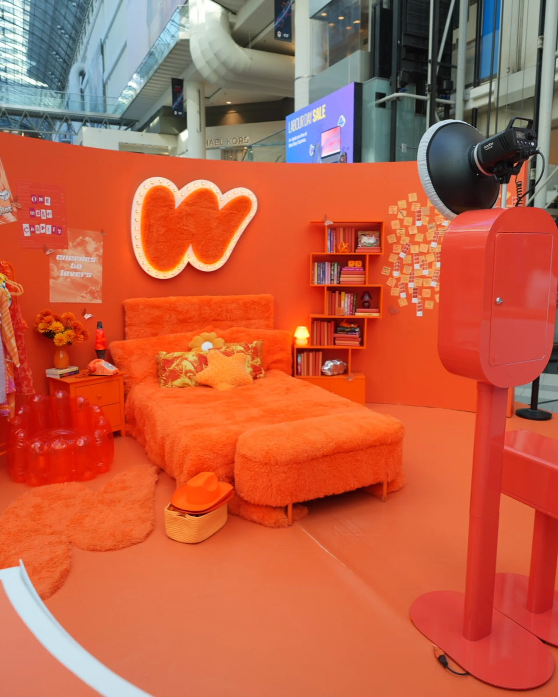 @wattpad turned 20, and we got to join the celebration 🧡📸

Working alongside @ptnrproduction, we brought a fully branded Snaptique Modern Booth to Wattpad&rsquo;s multi-day activation at the Eaton Centre in Toronto.

Wrapped in Wattpad&rsquo;s sign