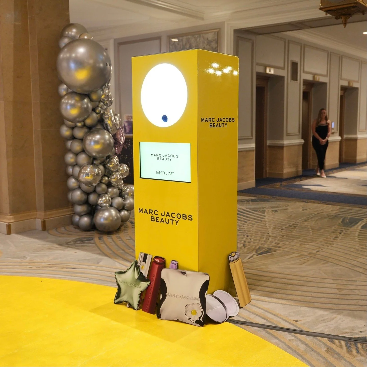 Our Compact Photo Booth was all glammed up at @fairmontroyalyork for @marcjacobs during the Sephora Store Director Conference, complete with a branded wrap and branded props.

#compactphotobooth #marcjacobs #brandactivation #photoboothhire