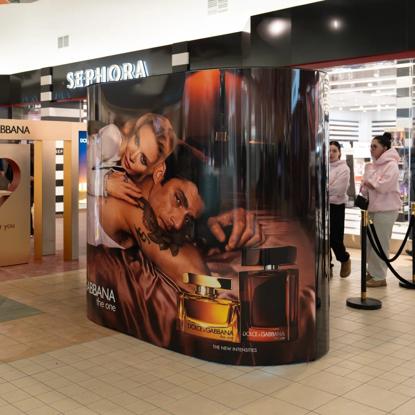 An elevated addition to the new product launch for @dolcegabbana at @vaughan_mills! ✨

Guests enjoyed a fully customized experience powered by our Classic Photo Booth, featuring a branded wrap and branded UI screens.

#dolcegabbana #compactphotobooth