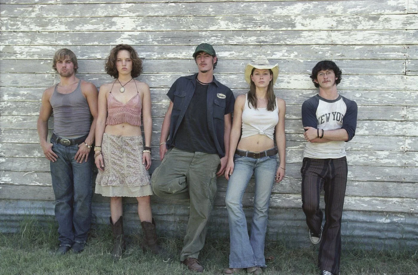 PHOTO: Ain’t your daddy’s chainsaw victims.