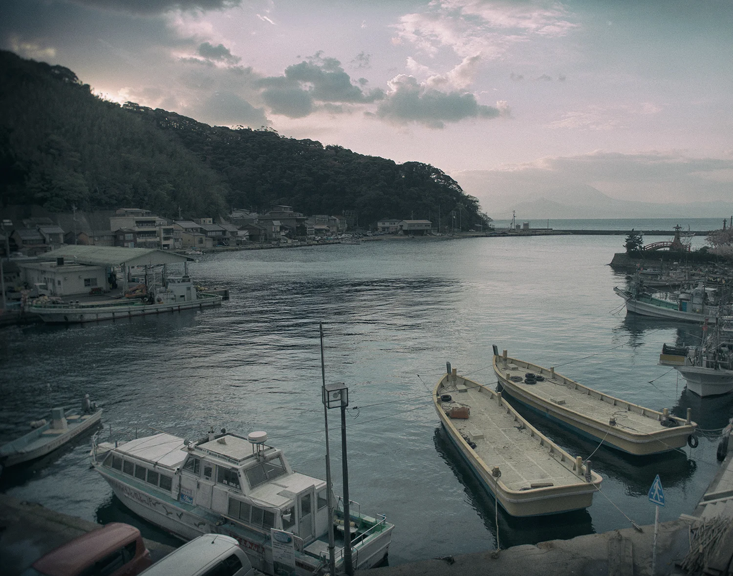 Overlooking the Miho Bay in Mihonoseki. In the words of Japan’s first Nobel laureate, Hideki Yukawa “Mihonoseki is one of the few places where you can find the roots of the Japanese soul.”