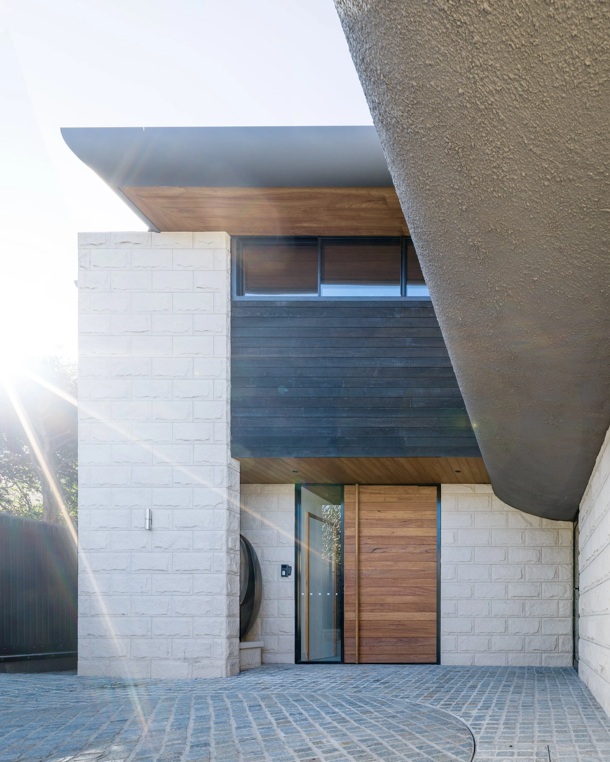 Newton Barda Tutus Rd 0622 HR.jpeg