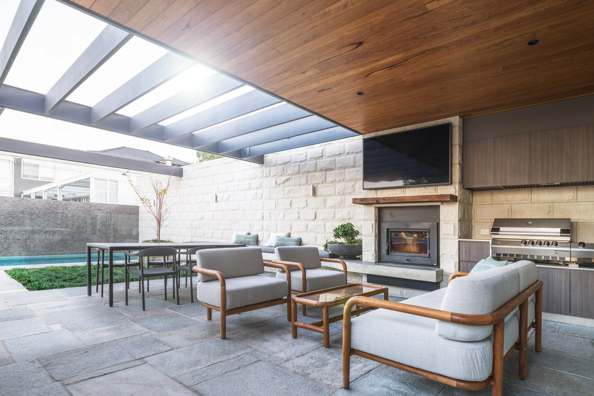 Newton Barda Tutus Rd 0819 HR.jpeg