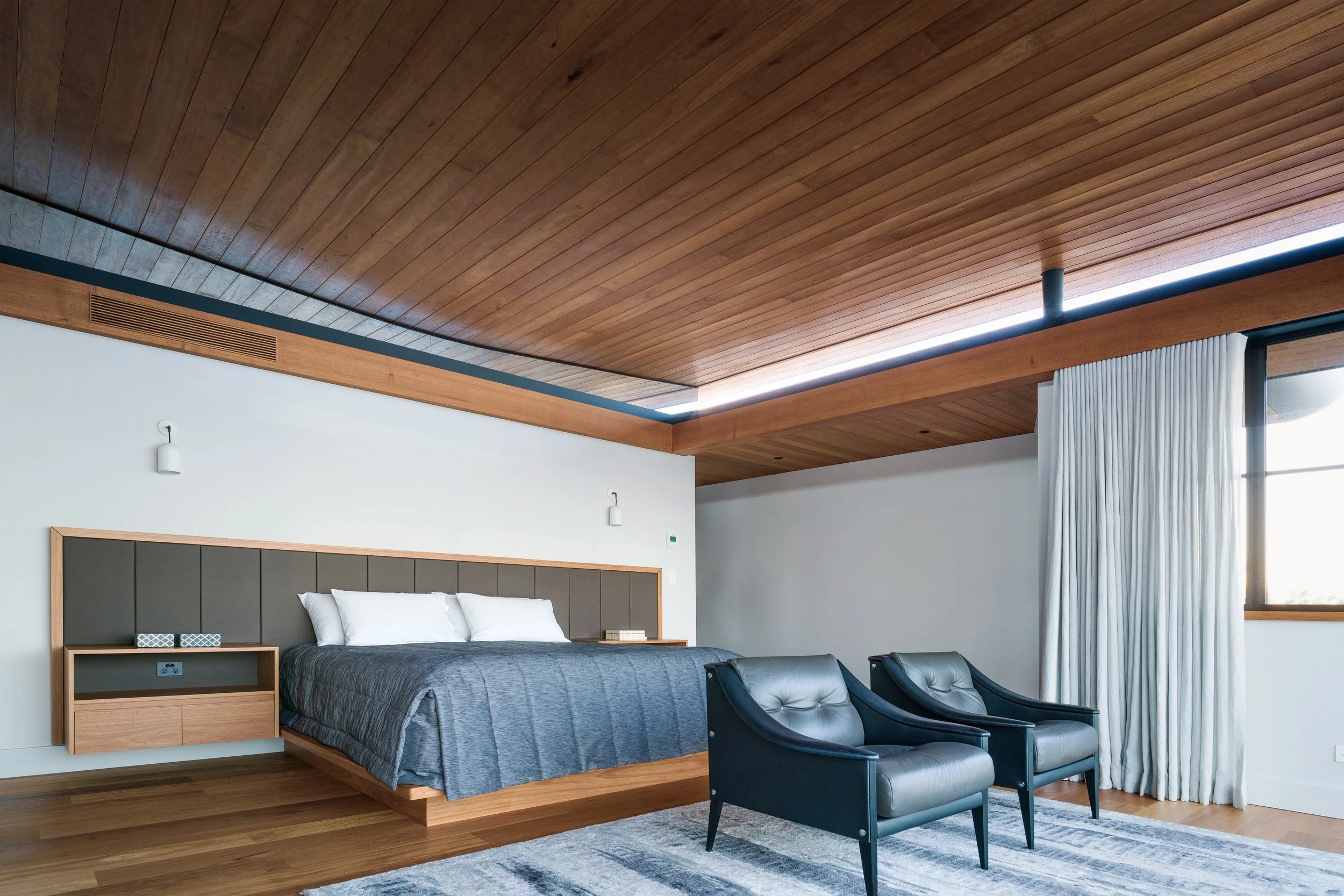 Newton Barda Tutus Rd 0877 A HR.jpeg