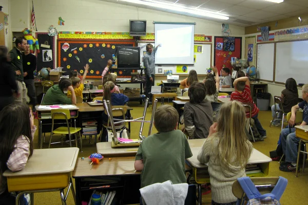 Each presentation includes an introduction for students to meet people from different backgrounds going for their dreams.