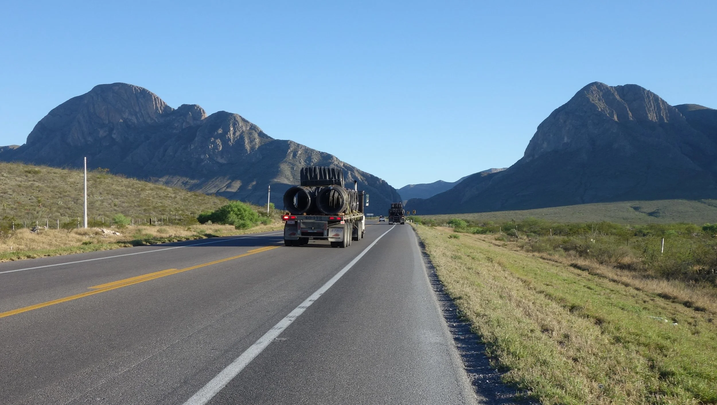 Yes the shoulder is a passing lane in Mexico, but no worries, all the drivers were very respectful.