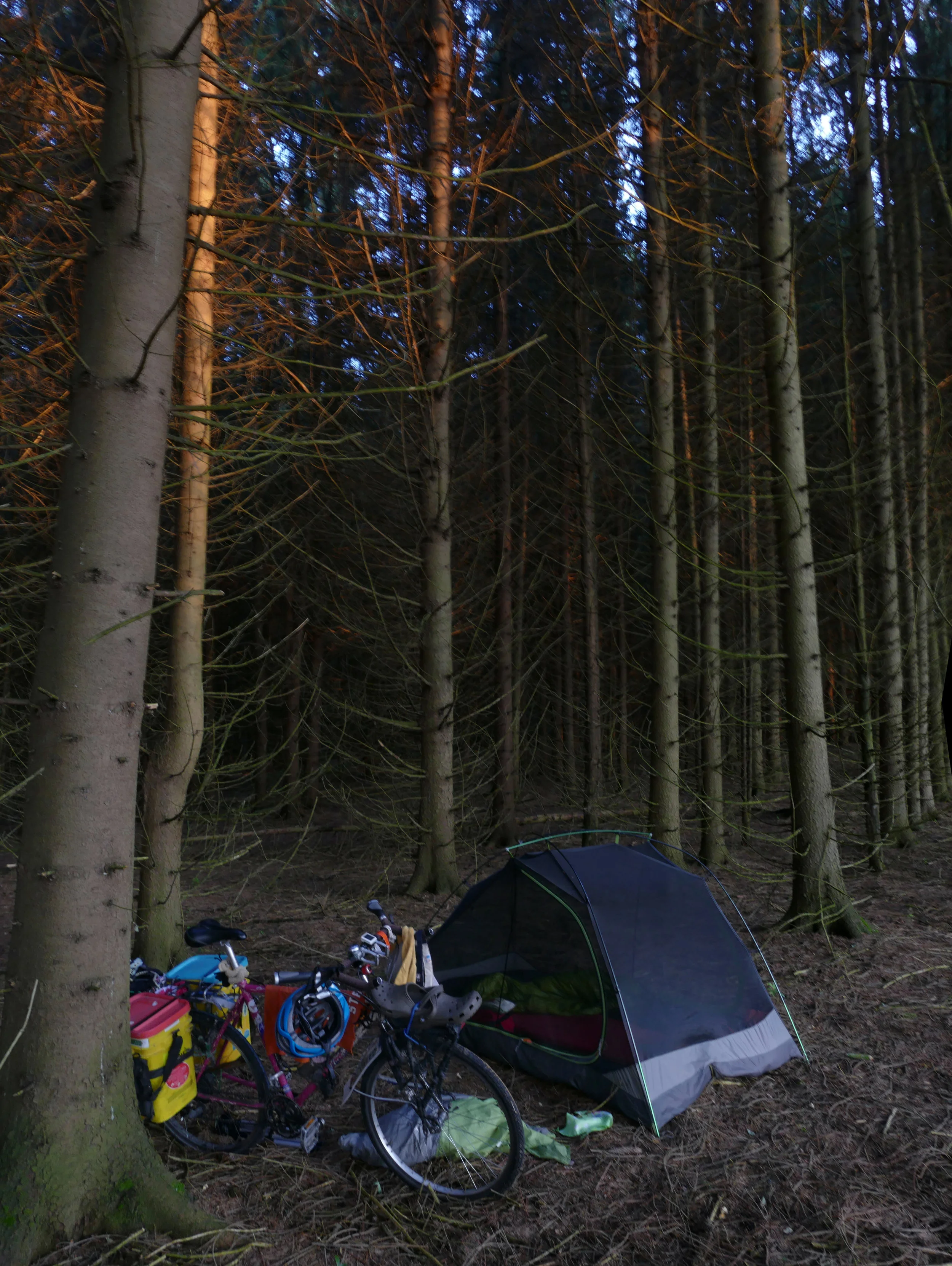 I like finding spots like this one and turning it into my home for the night. Along the coast wild places are hard to find, so I have to look for churches, schools, and other places I think I will be unnoticed and out of the way.