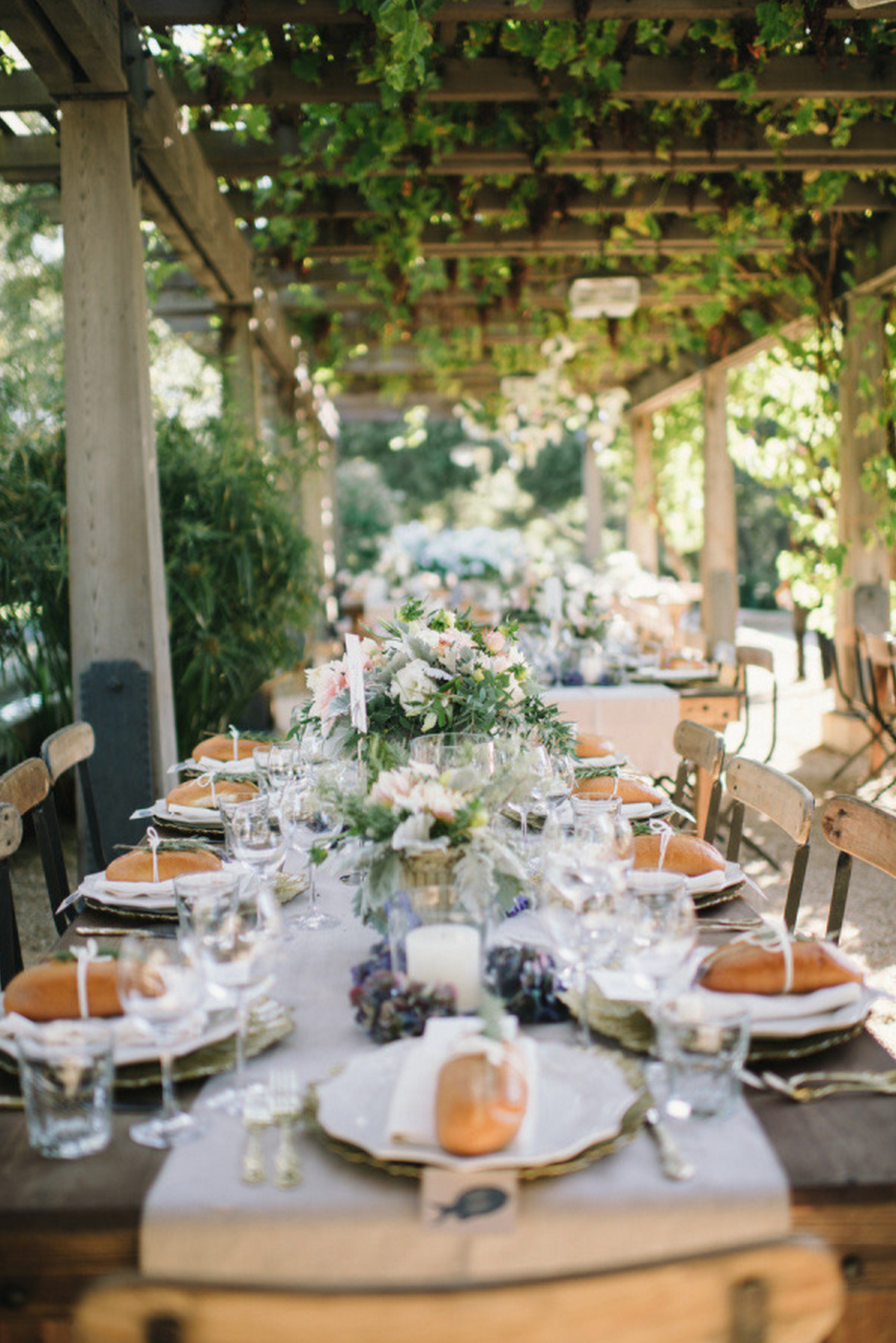 7. Carmel Valley Wedding from Delbarr Moradi + Simone Lennon on Style me Pretty: Gold chargers , natural Linens and whole loaves of bread as your place card setting? Don't mind if I do. #carbday