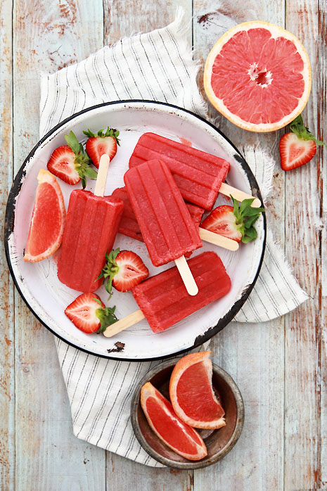 Greyhound & Strawberry Poptails | 8 Boozy Poptails to Stay Cool this Summer 