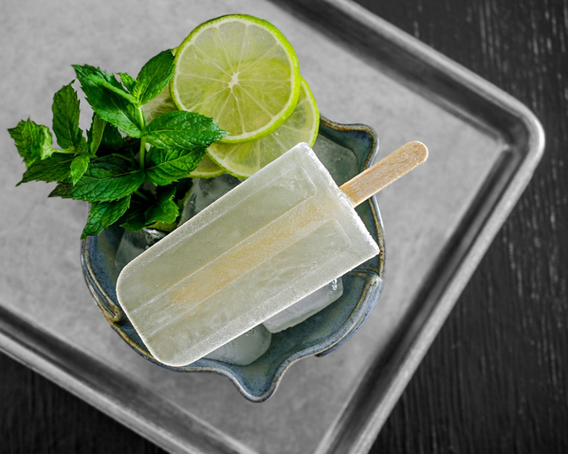 Mojito Popsicles | 8 Boozy Poptails to Stay Cool this Summer 