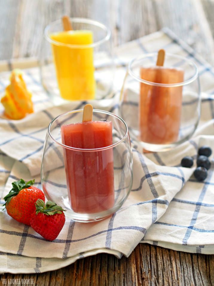 Mimosa Popsicles | 8 Boozy Poptails to Stay Cool this Summer 