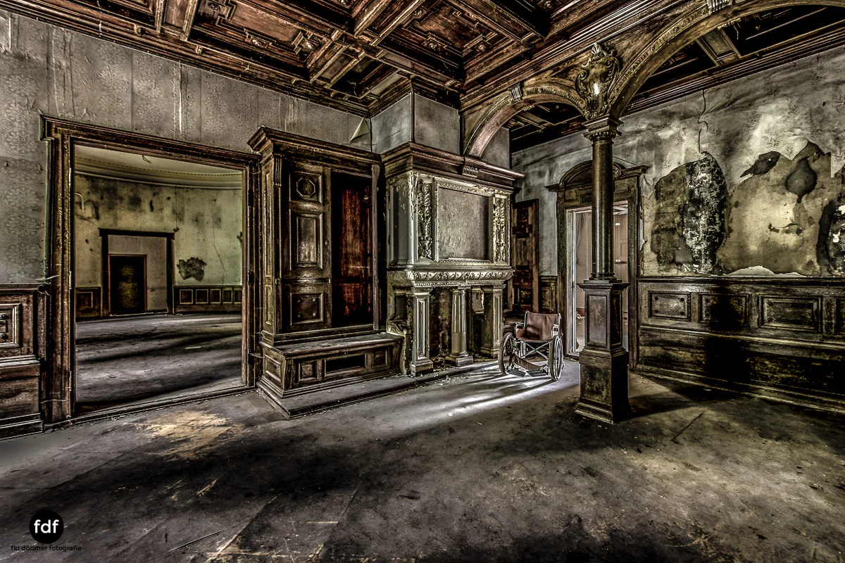 House-of-Wheelchairs-Urbex-Lost-Place-Altenheim-9.jpg