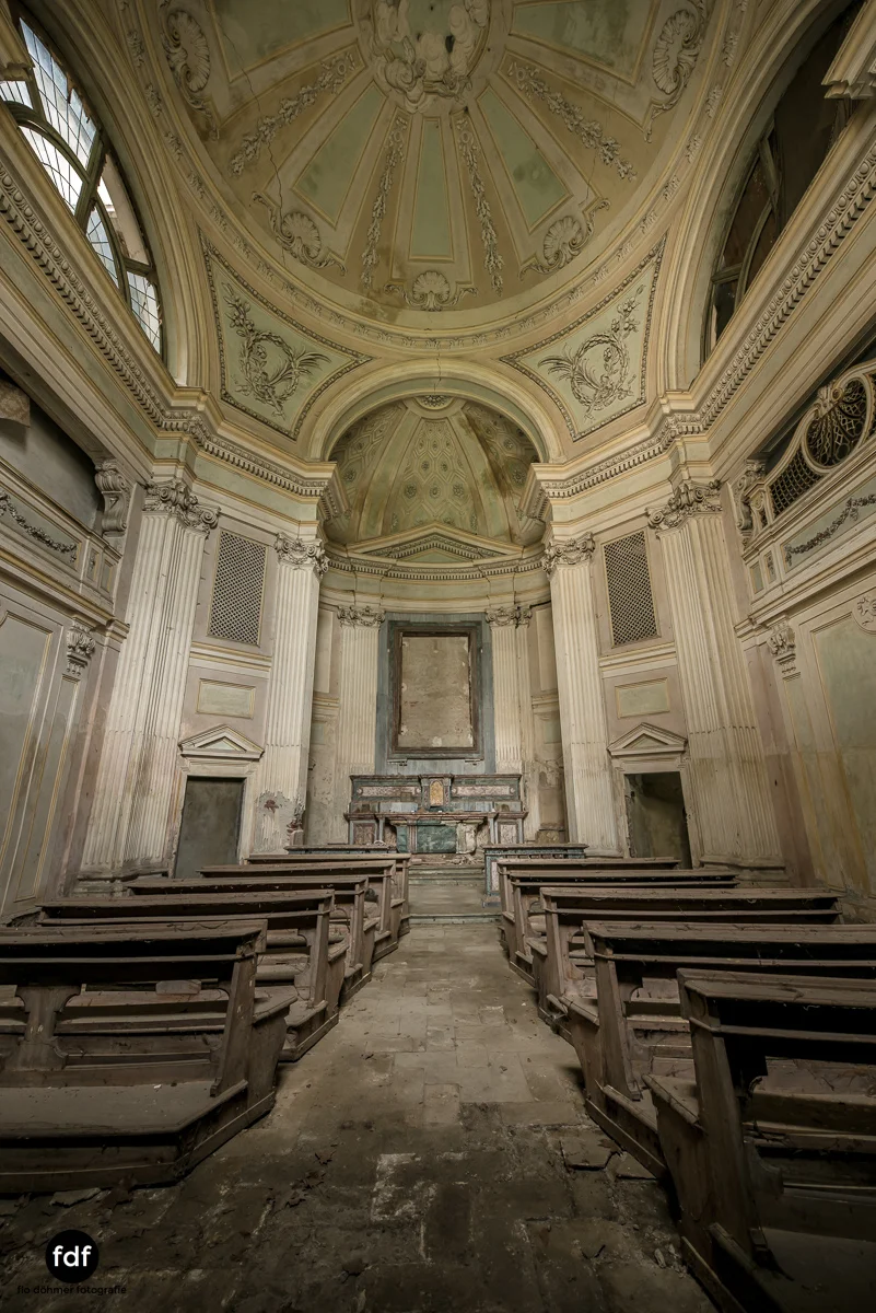 Villa dei Danzatori-Villa RosaPalazzo L-Herrenhaus-Lost Place-Italien-74.JPG