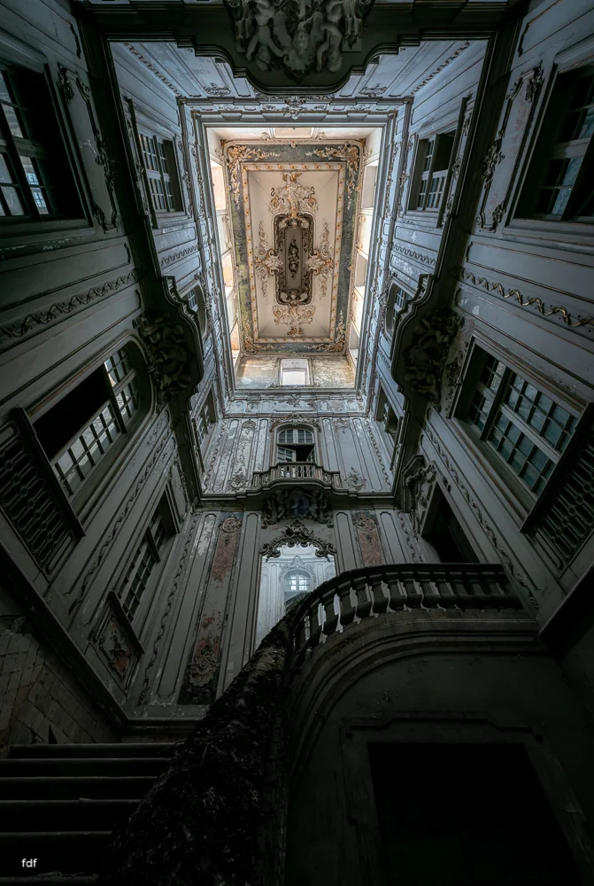 Dictatorship Palace-Herrenhaus-Lost Place-Portugal-17.JPG