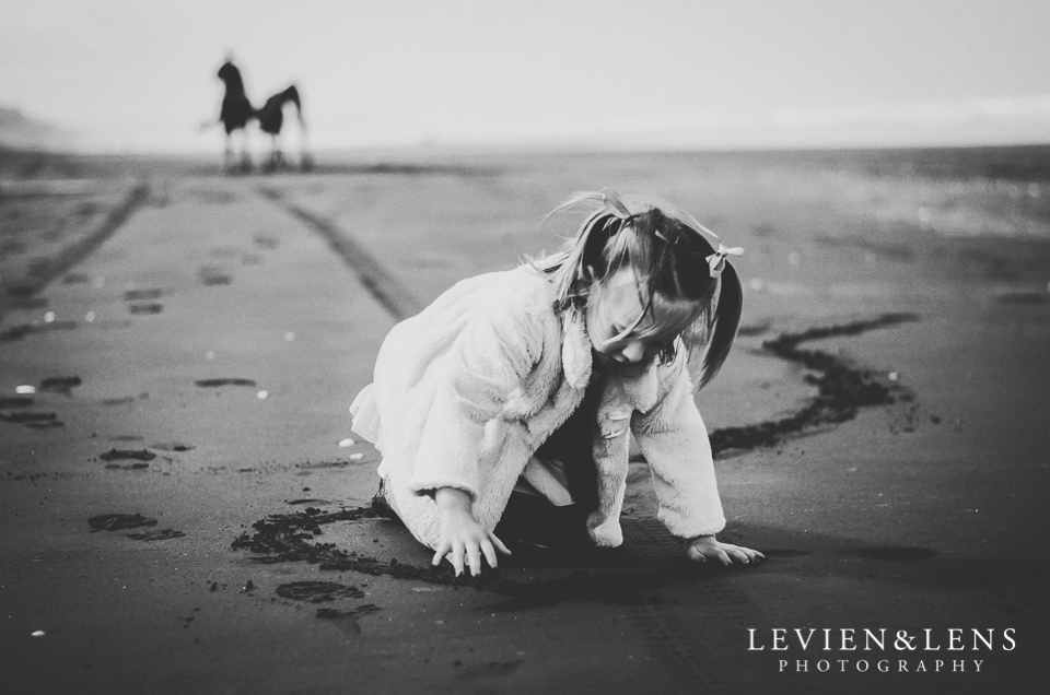 West costal beach Family photographs {Auckland NZ lifestyle family photographer}