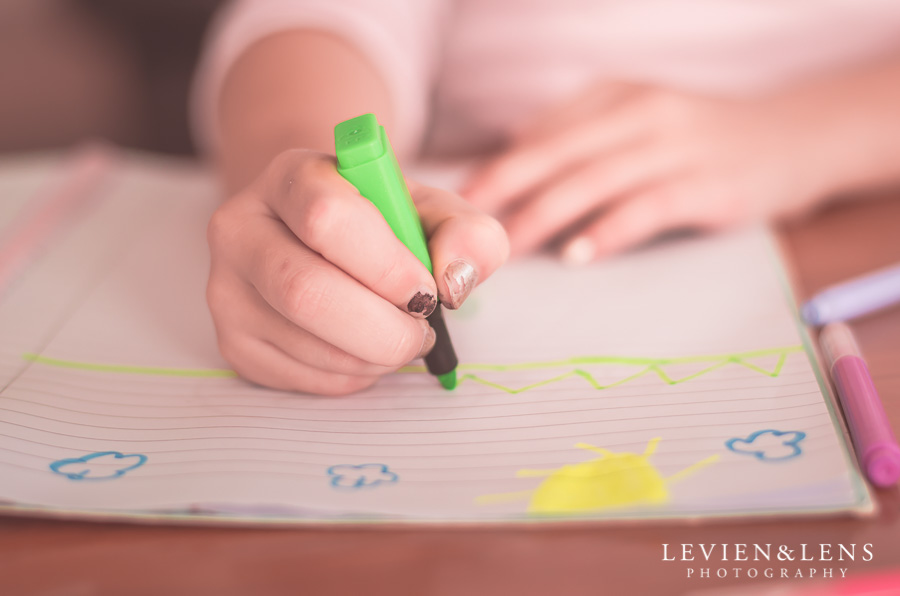 Lifestyle colouring family session | Auckland Kids Photographer