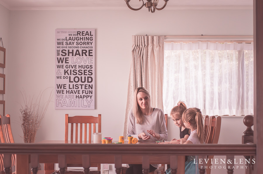 Lifestyle colouring family session | Auckland Kids Photographer