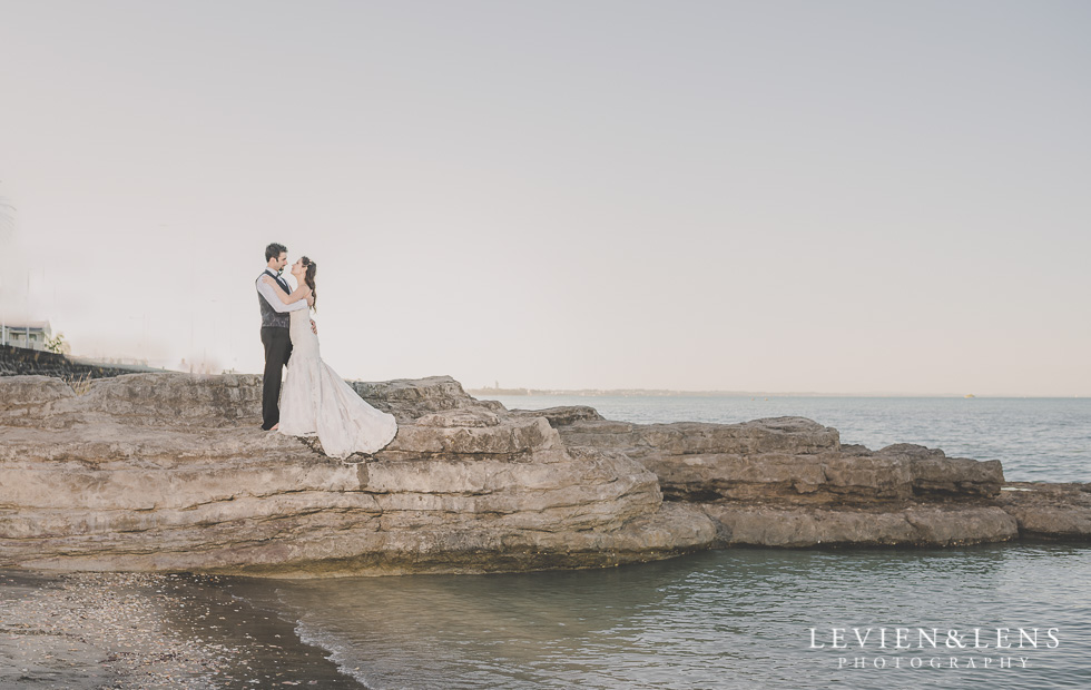 stunning couple St Heliers beach {Auckland-Hamilton-Tauranga wedding photographer}