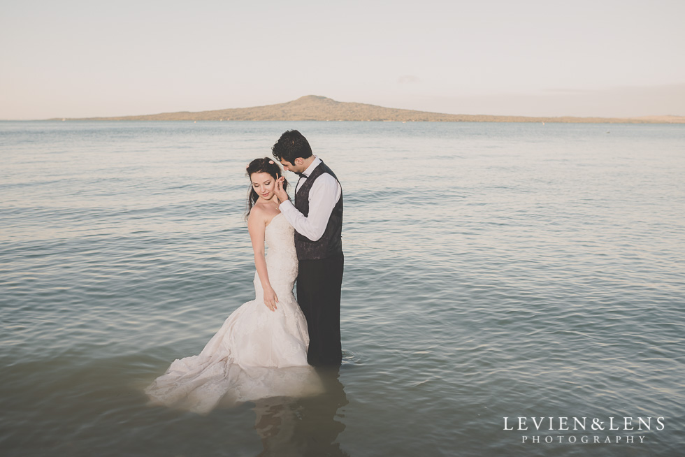 trash the dress bride and groom in water St Heliers beach {Auckland-Hamilton-Tauranga wedding photographer}