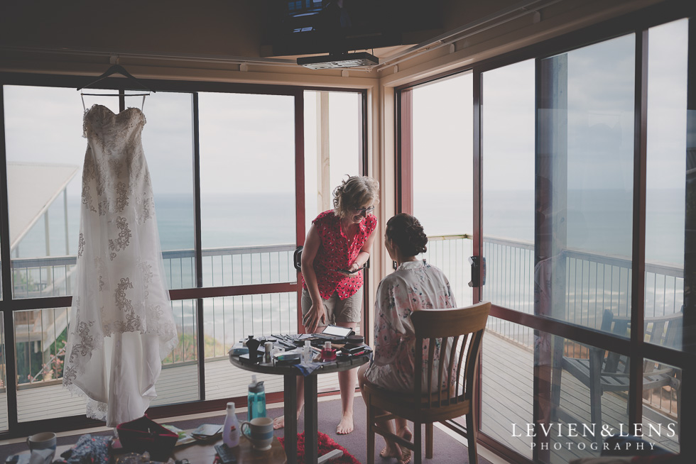 getting ready Castaways {Auckland lifestyle couples-engagement photographer}