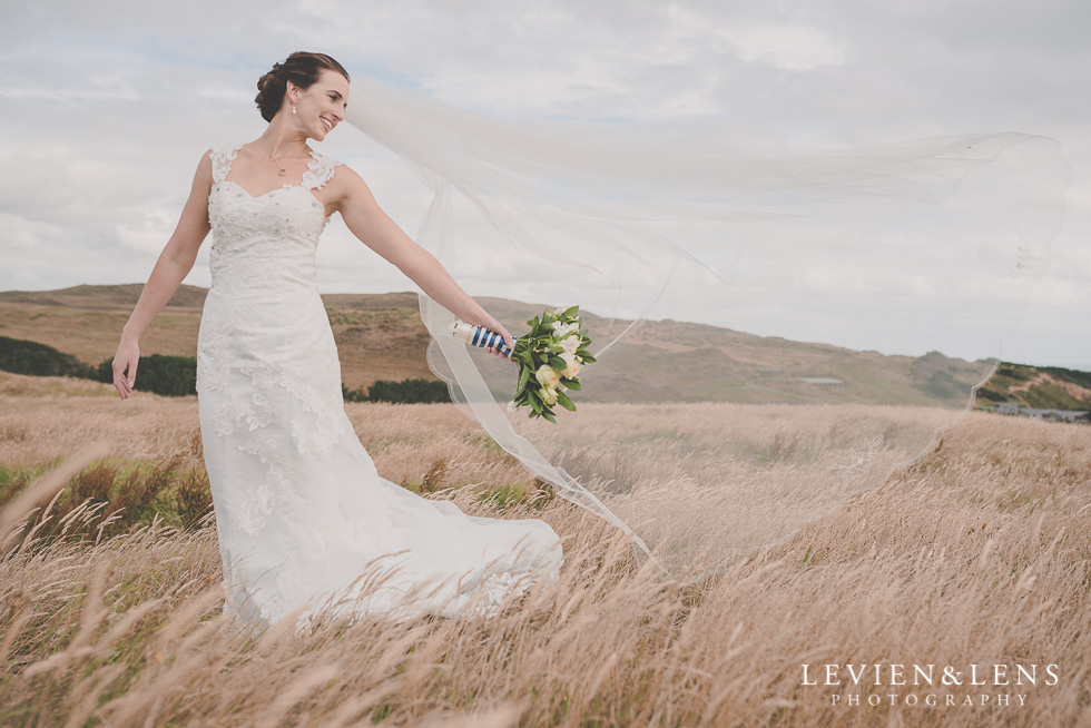 blowing brides veil {Auckland wedding-couples-engagement photographer}