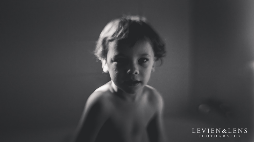 Little one having fun in the bath {Hamilton lifestyle family-kids photographer}