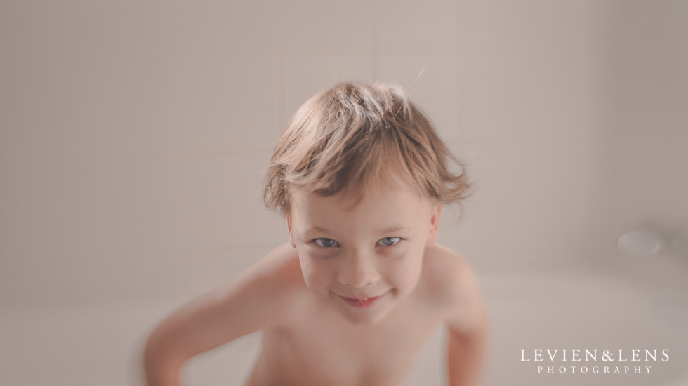 Little one having fun in the bath {Hamilton lifestyle family-kids photographer}