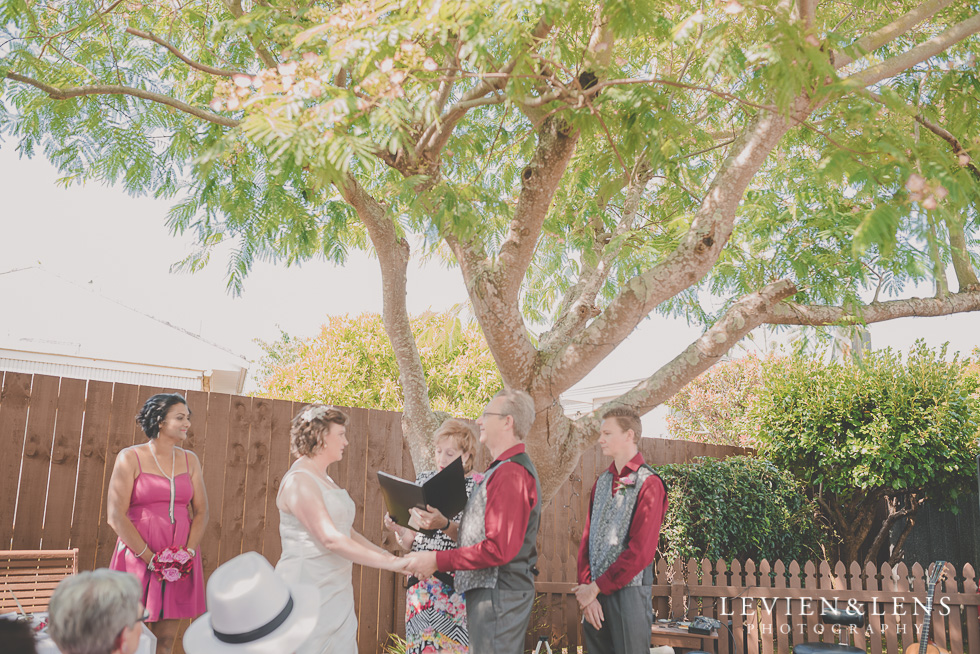 bride and groom small family garden wedding ceremony {Auckland lifestyle couples-engagement photographer}