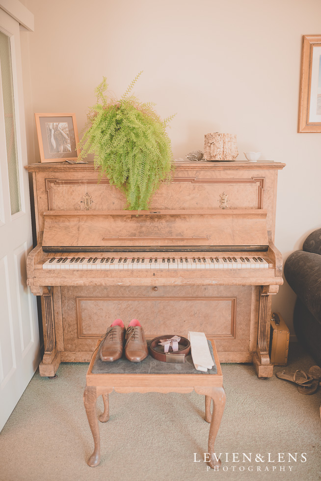 groom getting ready {Auckland-Hamilton-Tauranga wedding photographer}