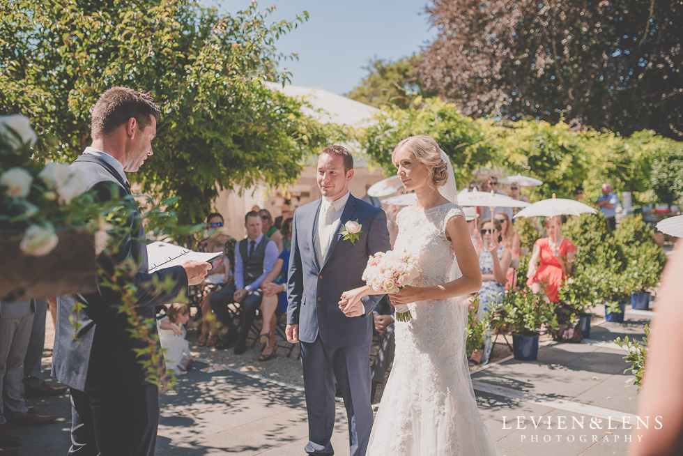 bride and groom ceremony {Tauranga-Bay of Plenty wedding-couples-engagement photographer}