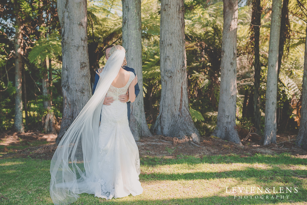 bride and groom Ataahua venue {Tauranga-Bay of Plenty wedding-couples-engagement photographer}